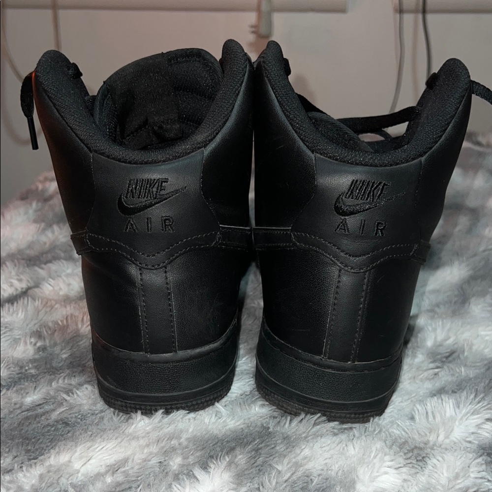 Nike Black Air Force 1 Men's Sneakers - Picture 3 of 6